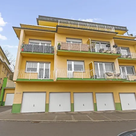 In Center 15min From Airport