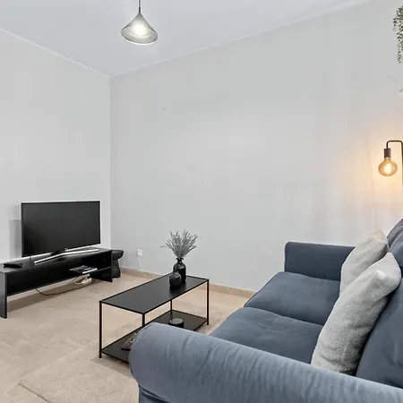 In Center 15min From Airport