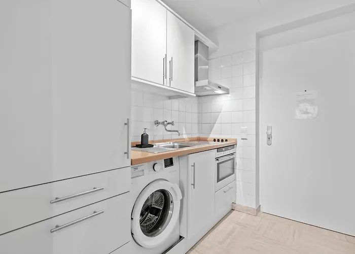 In Center 15min From Airport *