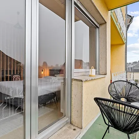 In Center 15min From Airport