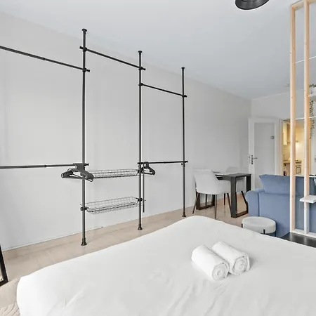 In Center 15min From Airport Апартаменты *